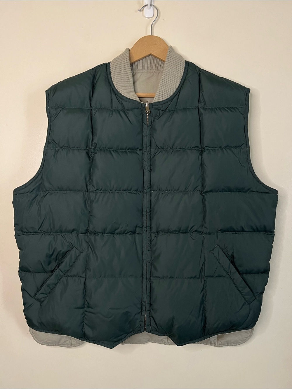 Vintage Eddie Bauer Reversible Goose Down Puffer Vest Green/Beige Size Men’s L